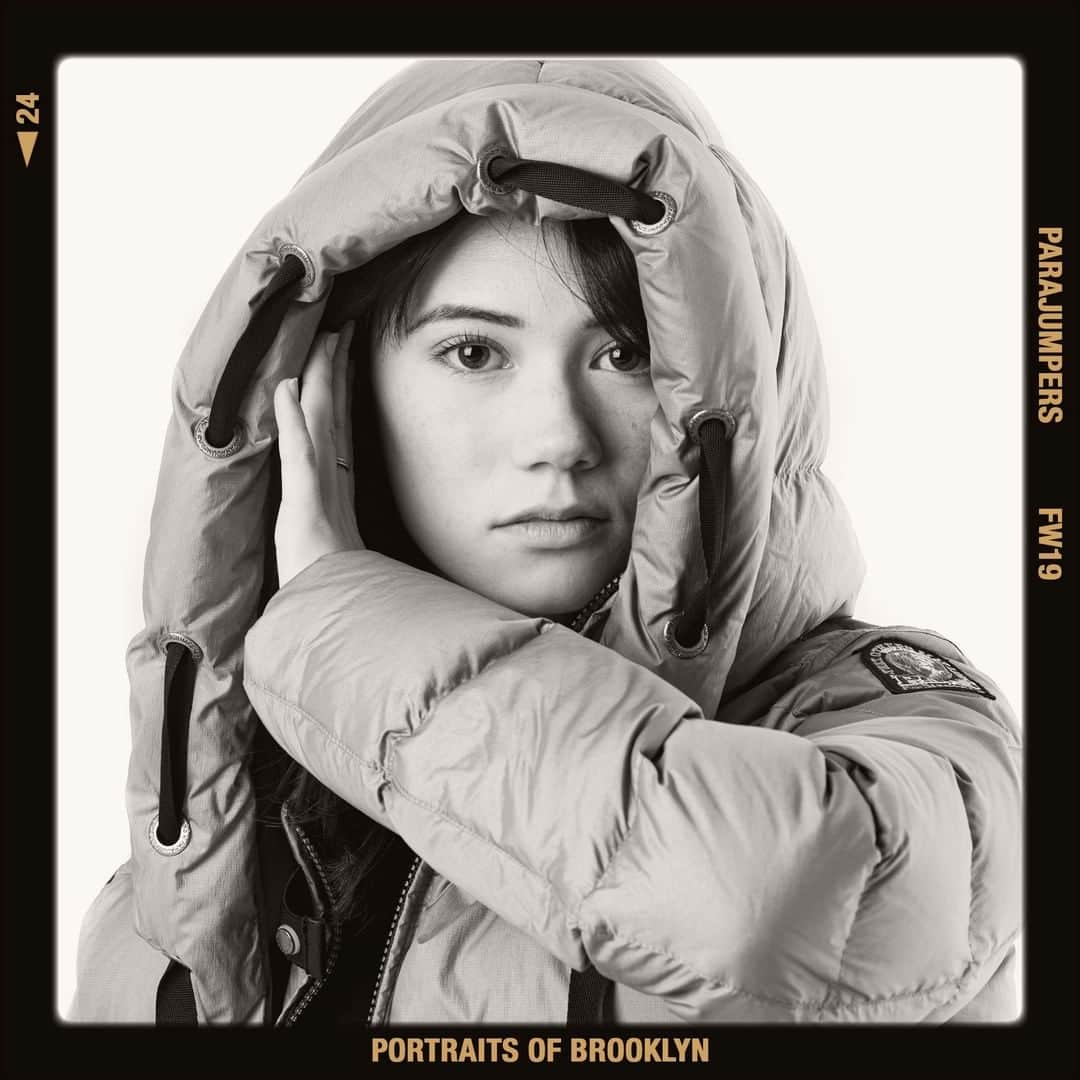 のインスタグラム：「Cold city days need a super warm jacket! Discover Panda, the new Extra Long model to highlight your contemporary urban style! . . . #Parajumpers #PJSFriends #pjs #PortraitsOfBrooklyn #brooklyn #fw19 #aw19 #newcollection #wintercollection #fallcollection #winter #fall #autumn #urbanexplorer #newyork #cityexplorer #portraits #jacket #jackets #ExtraLong #PANDA」