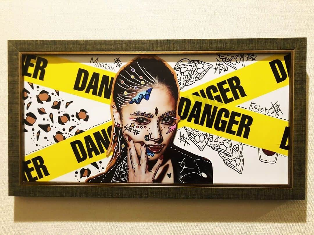 藤井夏恋さんのインスタグラム写真 - (藤井夏恋Instagram)「DANGER KAREN🖤🖤🖤 かっこいい。うれしすぎる。 Art work by @minatsudayo  Thank u😭😘」9月6日 0時13分 - fujiikaren_official