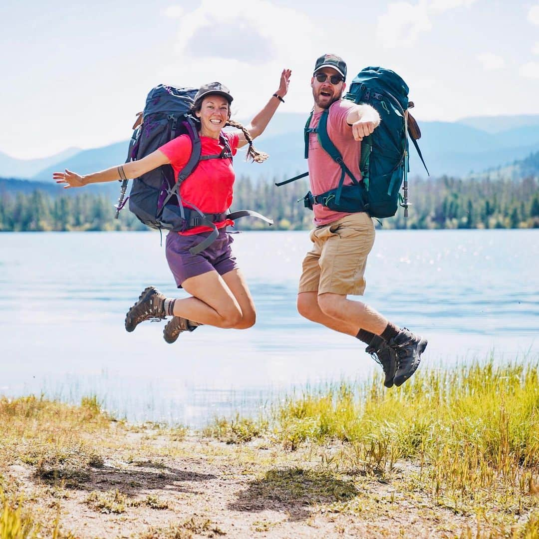 ケルティさんのインスタグラム写真 - (ケルティInstagram)「These two, making it look easy with those packs on. 10/10 for jump skills. #builtforplay #keltybuilt #backpacking #jumpshot 📷 @irawolfmusic」9月6日 0時47分 - keltyusa