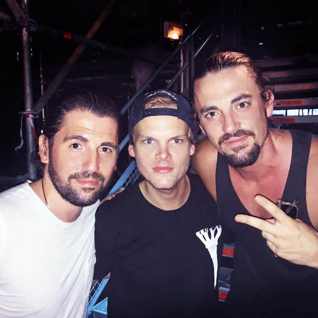 Dimitri Vegas & Like Mikeさんのインスタグラム写真 - (Dimitri Vegas & Like MikeInstagram)「Tim’s passion was sharing music with the world, bringing people together globally in a way that had never been witnessed before. His energy and soul can be felt in his music and in that way he will always continue to live on, through music and the message he brought with it. We are honored to be joining his tribute concert. Hold your loved ones close. Be thankful for every day you have on this earth. You are forever in our hearts my friend ❤」9月6日 0時58分 - dimitrivegasandlikemike