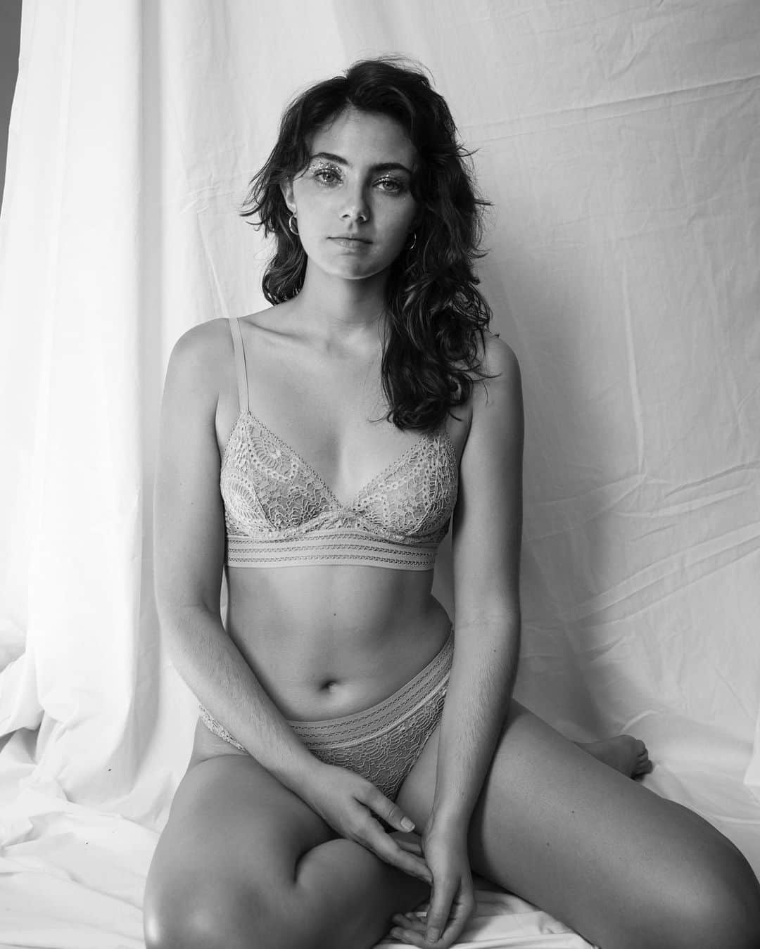 Amelia Zadroのインスタグラム：「@caoimhehahn  @elselingerie」