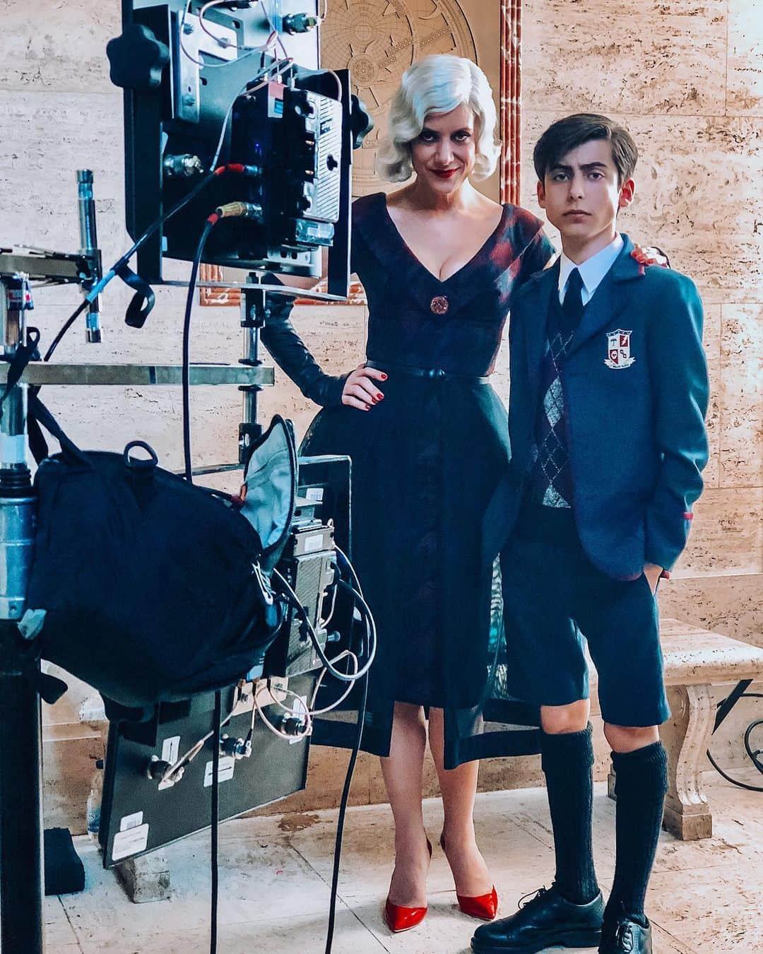 ケイト・ウォルシュさんのインスタグラム写真 - (ケイト・ウォルシュInstagram)「Here’s one of my fav #TBT’s with @AidanRGallagher to celebrate #UmbrellaAcademy's nomination for #TheBingeworthyShow & #SciFiFantasyShow at the 2019 E! @PeoplesChoice awards ❤️ link in bio to vote ☂」9月6日 0時53分 - katewalsh