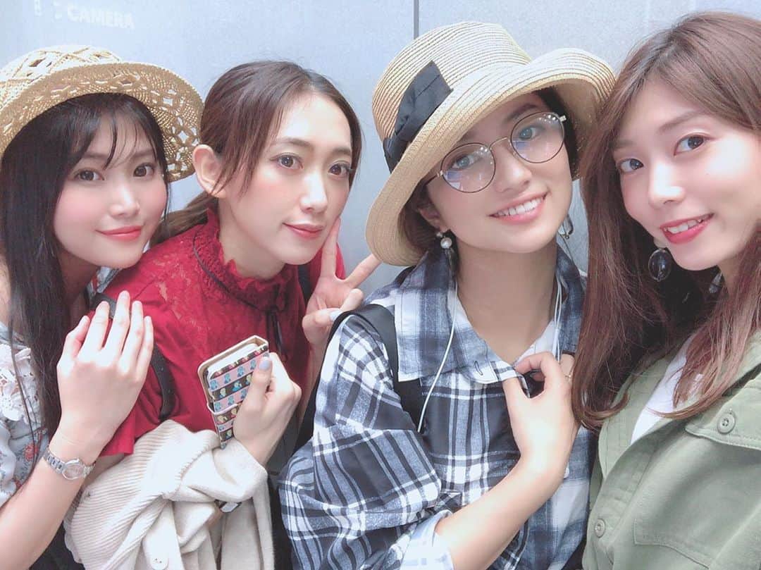 柳沢ななのインスタグラム：「今日は、令和華伝の打ち合わせに🌸. . 2nd 3rdのことや、 1st liveのことや 年始のイベントや、 グッズのこととか… 楽しみが一杯♥️☺️ 私個人は、映画やドラマも始まります。 年内には、初の個人ファンイベントも開催します🎊（イチナナリスナー限定） . みんな全部付いてきてね。w . #令和華伝 #reiwakaden  #live #ライブ #初イベント #年末年始 #歌手 #歌 #ユニット #日本 #伝統 #文化」