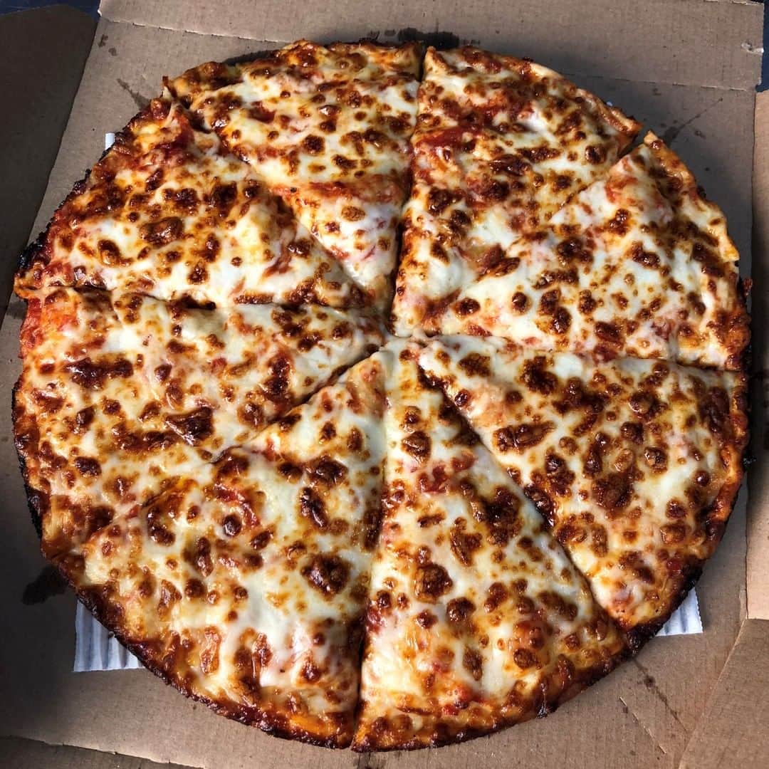 Domino's Pizzaさんのインスタグラム写真 - (Domino's PizzaInstagram)「Give 👏 it 👏 up 👏 for 👏 cheese. 👏 #NationalCheesePizzaDay #UndeniablyDairy」9月6日 1時15分 - dominos
