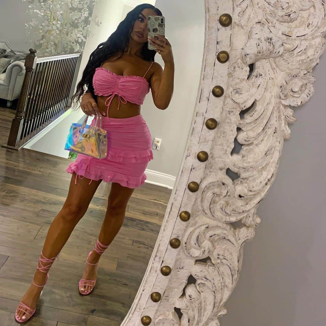 Carli Bybelのインスタグラム：「🎀🎀🎀」