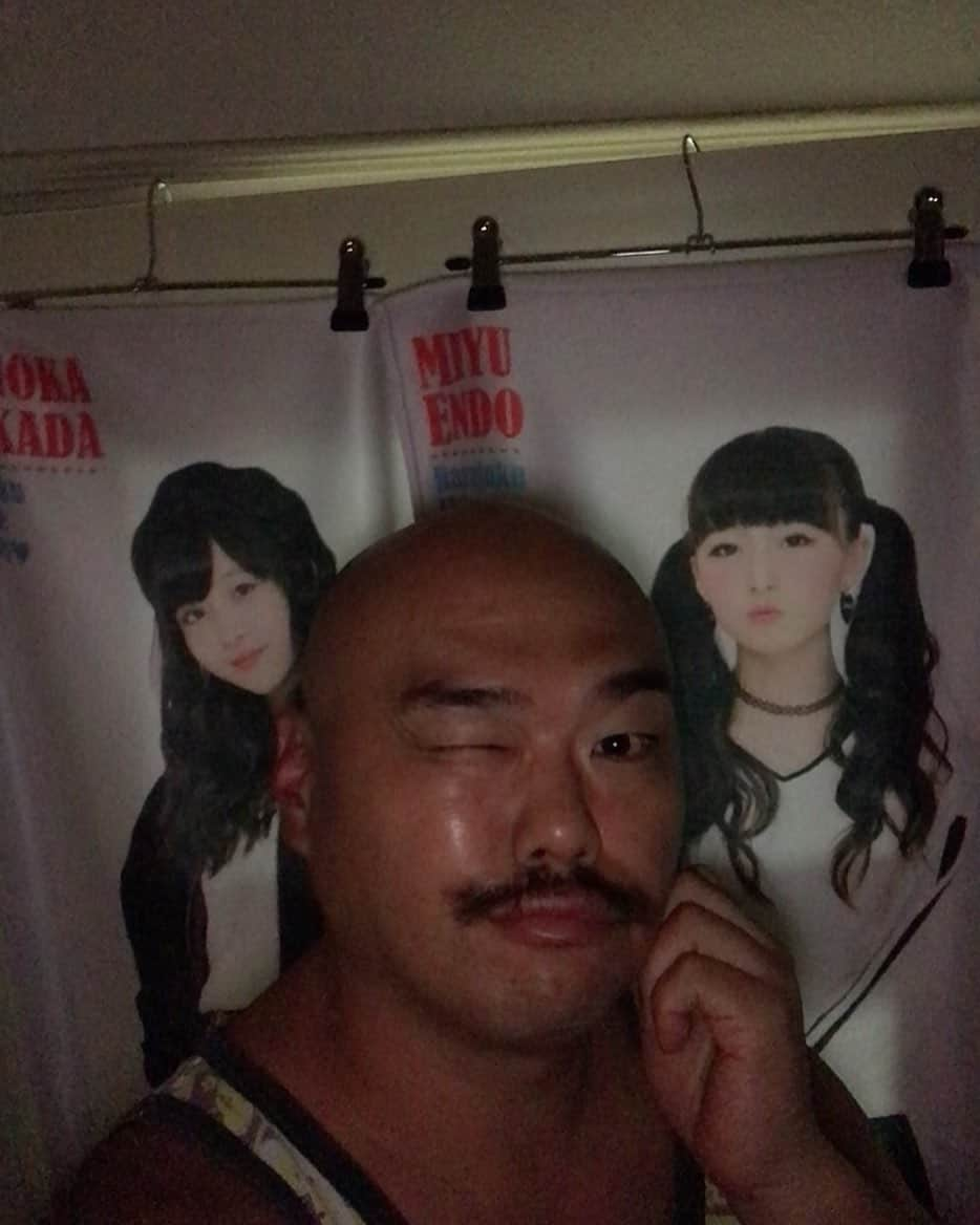 クロちゃんさんのインスタグラム写真 - (クロちゃんInstagram)「やっぱり、ふわふわはみんな可愛いしんよねー！ 大好きだしんよー♪  おうちに帰ったから、2人にきちんと挨拶するしんよー！  えんどー つかももー  ただいまーーだしん♪」9月6日 1時43分 - kurochandesuwawa