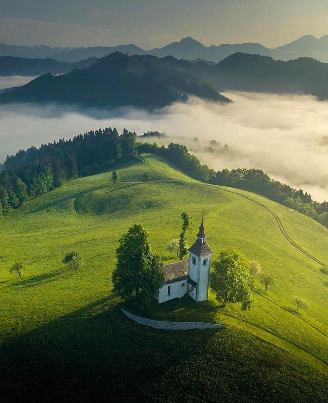 Wonderful Placesさんのインスタグラム写真 - (Wonderful PlacesInstagram)「Slovenia ✨😍😍😍✨ . Picture by ✨✨@ilhan1077✨✨ #wonderful_places for a feature ❤️」9月6日 2時21分 - wonderful_places