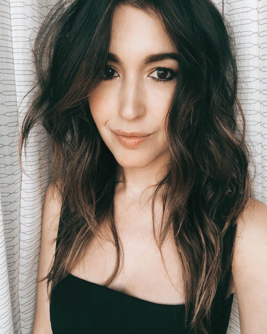 ケイト・ボイージェルのインスタグラム：「a good hair day on a random Thursday means I will see absolutely no one I know today 👌🏼 also, can we have 4 day weeks every week?!」