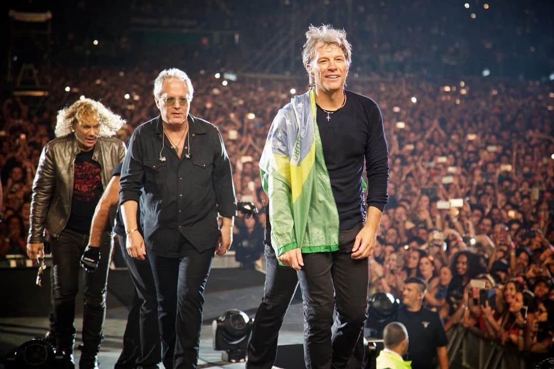 Bon Joviさんのインスタグラム写真 - (Bon JoviInstagram)「South America! Share your favorite Bon Jovi memories with us on Instagram & Twitter using #bonjovimemories for a chance to be on the big screen at our shows later this month! See you soon. 📷: @davidbergman」9月6日 3時37分 - bonjovi