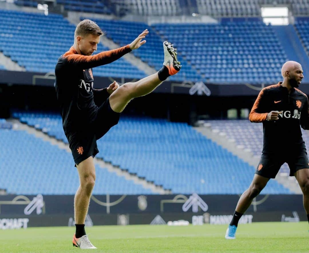 ジョエル・フェルトマンさんのインスタグラム写真 - (ジョエル・フェルトマンInstagram)「Last training session, ready for tomorrow 🙏🇳🇱 #oranje」9月6日 3時50分 - joelveltman