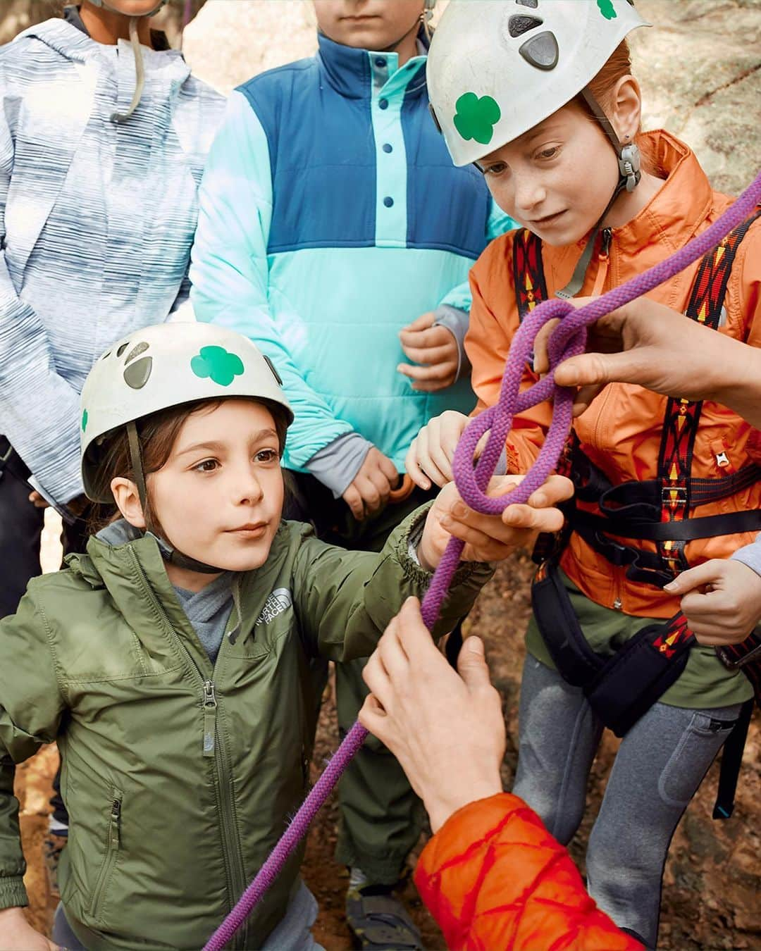 ザ・ノースフェイスさんのインスタグラム写真 - (ザ・ノースフェイスInstagram)「We’ve teamed up with @GirlScouts to educate and inspire young women through the development of their Outdoor High-Adventure badge program. 12 new badges, a lifetime of exploration. Learn more, link in bio. #shemovesmountains #gsoutdoors」9月6日 3時55分 - thenorthface