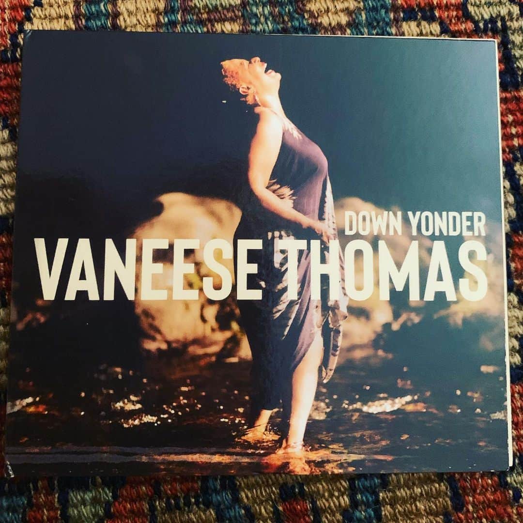 ケヴィン・ベーコンさんのインスタグラム写真 - (ケヴィン・ベーコンInstagram)「My friend Vaneese has a fantastic new record out called Down Yonder. She’s an incredible singer and I was so honored to sing with her on the track “Legacy Of Pain” check her out on #spotify #itunes or Vaneese Thomas.com #VaneeseThomas #DownYonder #LegacyOfPain #Mississippi」9月6日 4時38分 - kevinbacon