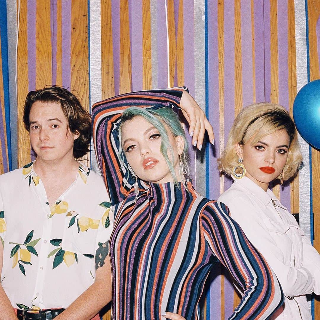 HEY VIOLETのインスタグラム：「did u know that if you listen to “queen of the night” on @spotify, it’ll tell you when the video’s coming out? 👀👀👀 listen on your phone and keep an eye on the disco ball to see when it’ll come out」