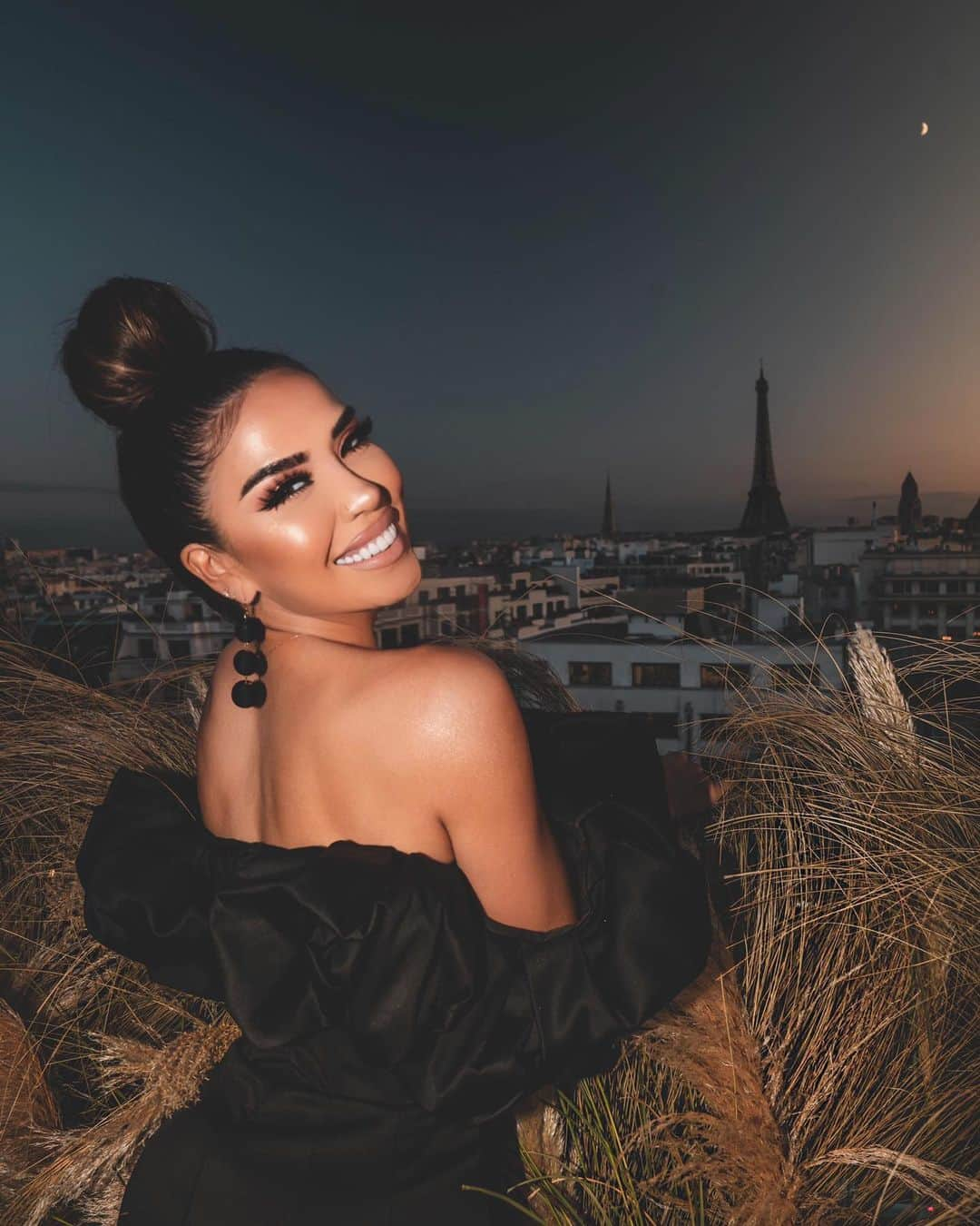 iluvsarahiiさんのインスタグラム写真 - (iluvsarahiiInstagram)「Paris exists to remind you that your dreams are real 🤗❤️ thanks you @sazan for the recycled caption😘 #merciermoments」9月6日 4時50分 - iluvsarahii