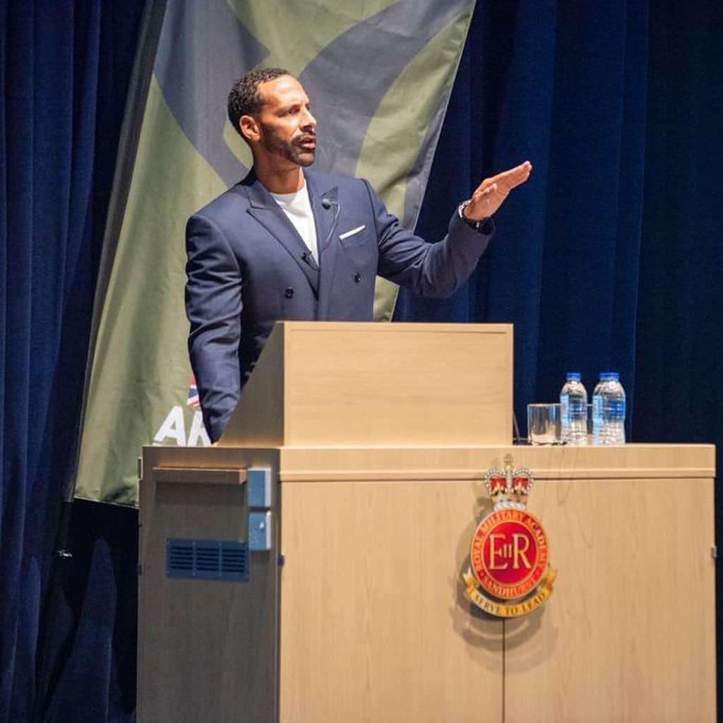 リオ・ファーディナンドさんのインスタグラム写真 - (リオ・ファーディナンドInstagram)「MIND • BODY • SPIRIT Honoured to have been invited to Sandhurst today to speak on mental health & share my personal journey with the @britisharmy! It’s OK not to be OK. Elite to Elite 🙌🏽 #MindBodySpirit」9月6日 5時06分 - rioferdy5