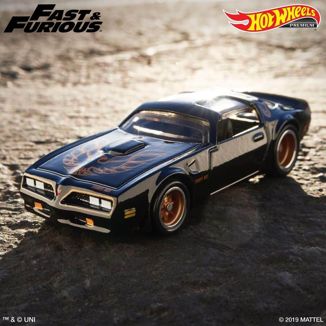 Hot Wheelsさんのインスタグラム写真 - (Hot WheelsInstagram)「Living life a ¼ mile at a time with some Fast & Furious muscle 💪 #HotWheels #FastFurious」9月6日 5時12分 - hotwheelsofficial