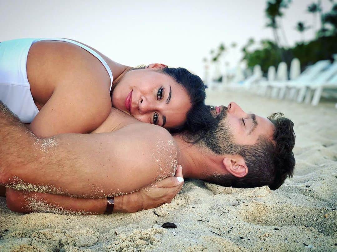マリッサ・キングのインスタグラム：「Life doesn't wait for us to be ready, so I won't stop living. I won't stop exploring all that this world has to offer. And most importantly, I won't ever leave you behind. The sun might warm my skin, but you warm my heart. — Madalyn Beck」