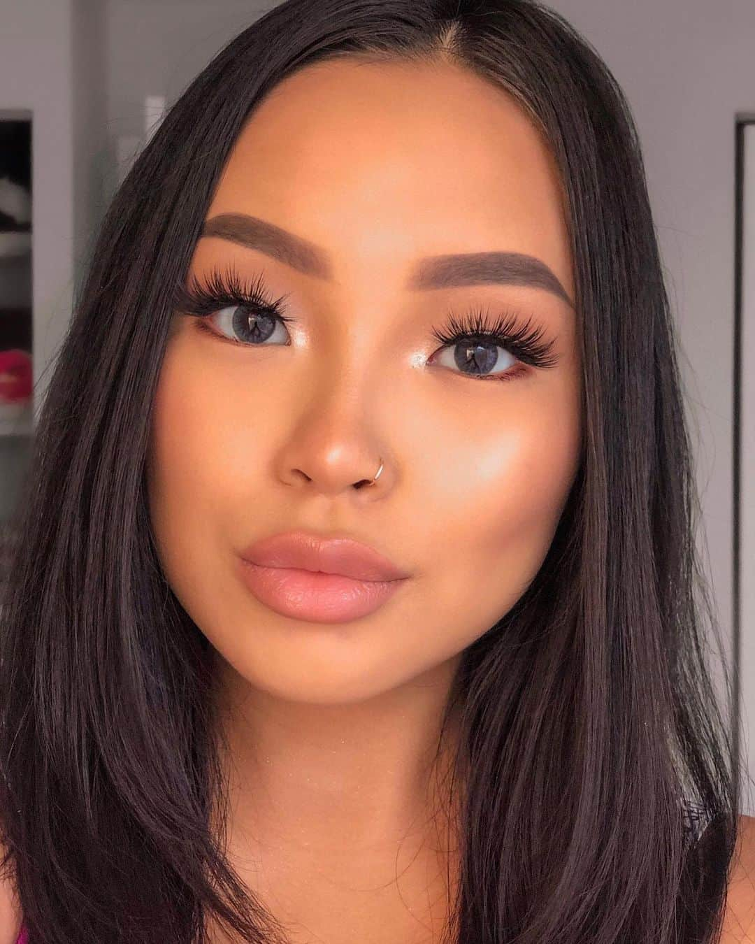 Anastasia Beverly Hillsさんのインスタグラム写真 - (Anastasia Beverly HillsInstagram)「Such a beautiful finish @inngenue  BROWS: Brow Wiz pencil in Ebony  BASE: Using the NEW Luminous Foundation shade 310C & Banana Loose Powder  #abhfoundation」9月6日 5時50分 - anastasiabeverlyhills