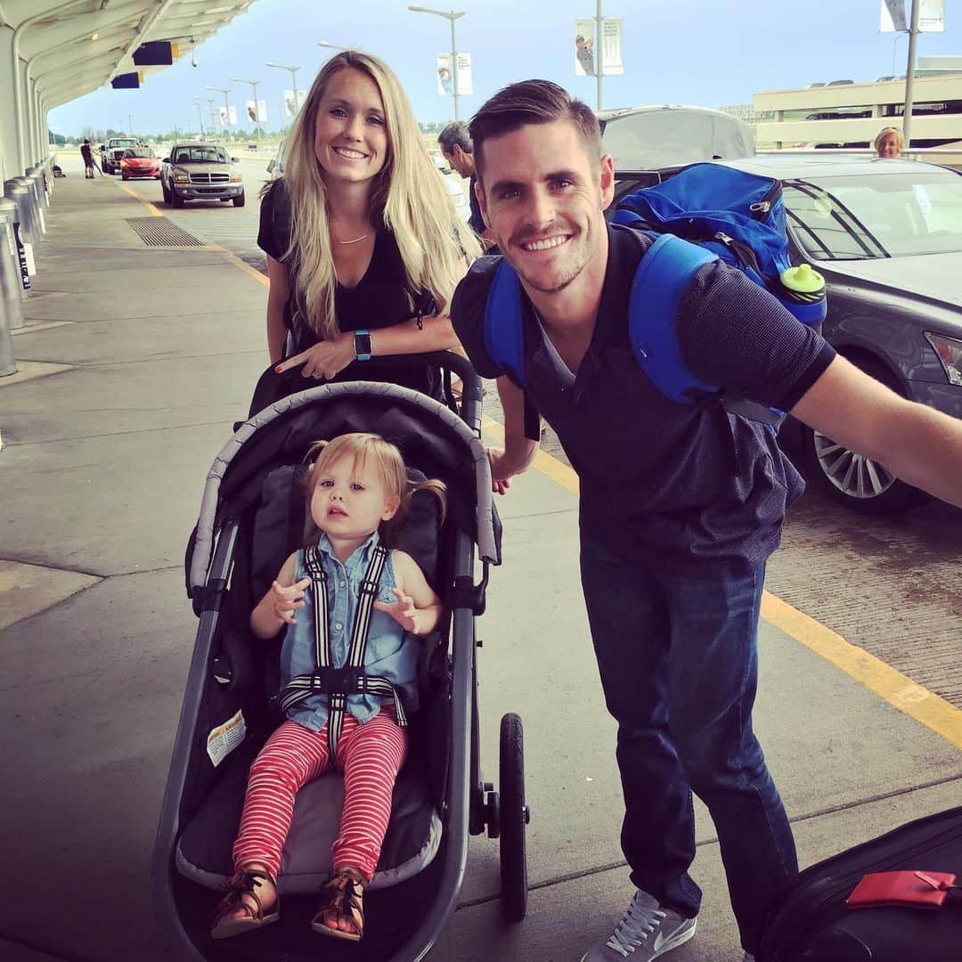 デービッド・ボウディアのインスタグラム：「#throwbackthursday I remember this whirlwind of an adventure well! Sonnie, Koda and I left to go do a short media tour in NYC for my book then straight to ATL for a pre-Olympic Diving Camp, straight to H-town for team USA processing, straight to Rio to get checked into the Olympic Village then straight to Joao Pessoa for another diving camp! Times goes by way too fast! Fast forward three years and we now added two more kids, Tokyo should be interesting to say the least. Wouldn’t want to do this crazy adventure with anyone else @brandso ❤️」