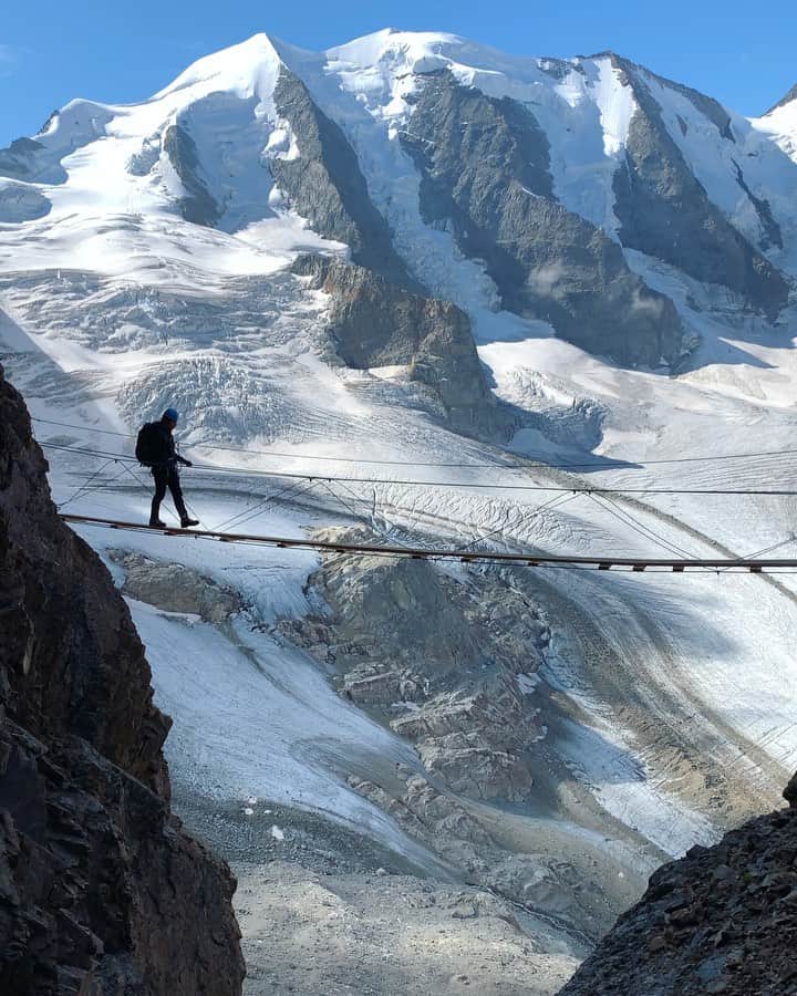 クリス・バーカードのインスタグラム：「My current assignment in Switzerland has been a bit of a whirlwind. Never tried to fit so much into 72 hours. Slept an honest total of 8 hours in 3 days. Huts, Hiking, Glaciers, Mtns, Chocolate, Via Ferrata, Heli, More Chocolate, lake swims, Climbing, Milky Way, Portoledge & a final early morning push to the airport. Full memory cards & grateful hearts to the beauty that is Swiss hospitality. .  Here is a little collection of videos from the phone. More to come. Thanks for the assist @mattrfoley」