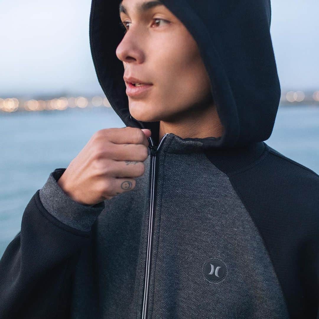 hurleyさんのインスタグラム写真 - (hurleyInstagram)「Everything you need in a hoodie. ⠀⠀⠀ Introducing the Therma Endure Elite Fleece. Designed with insulating @Nike Therma-FIT fabric to help keep you warm without adding weight. ⠀⠀⠀ Explore the collection through the link in our bio.」9月6日 5時56分 - hurley