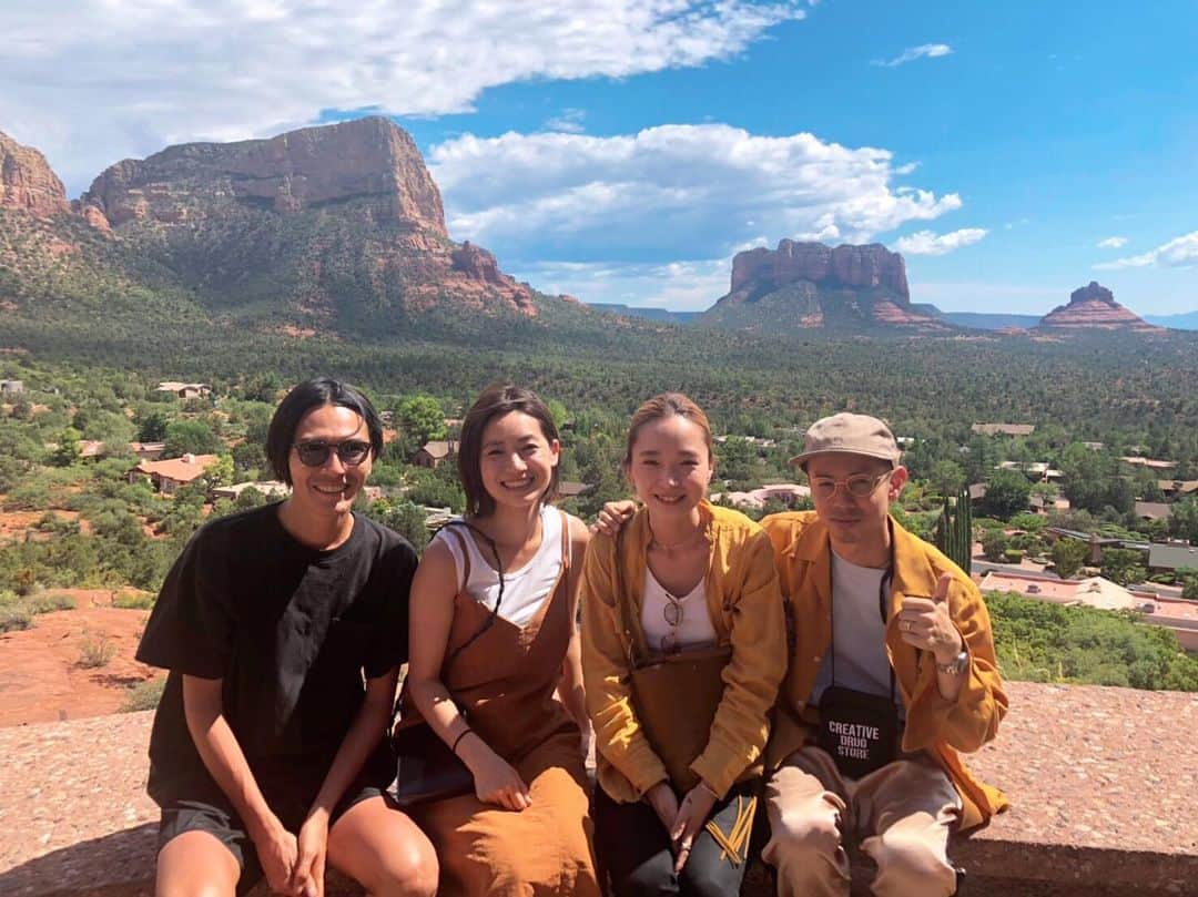 野々口祐子のインスタグラム：「今日からはLA夫婦2人旅 4泊の初Sedona🏜河野夫妻と行けてよかった😊😊 パワーチャージし過ぎて、頭冴えてほぼ夜寝れてないという感じですが、、残りも楽しんできます🇺🇸 #Sedona #夏休み」