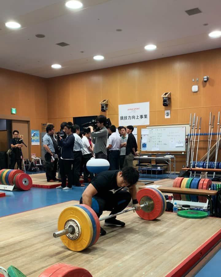 山本俊樹のインスタグラム：「- snatch 150 / 155 / 160 KG  #ウエイトリフティングやろうぜ #weightlifting #snatch #cleanandjerk #squat #deadlift  #耐えて勝つ #率先垂範 #山本俊樹 #LEGACYLIFTER #nano9」