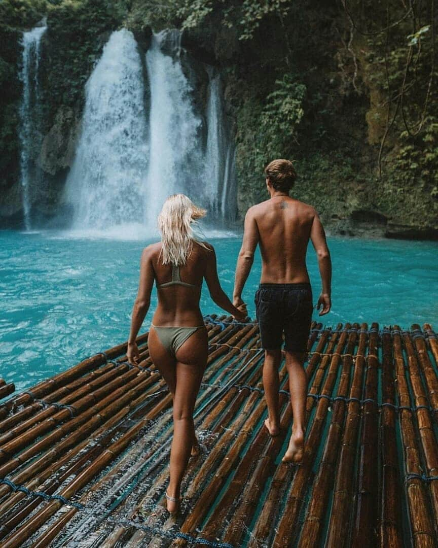 Discover Earthさんのインスタグラム写真 - (Discover EarthInstagram)「Are you fanatic about waterfalls? Or love to explore nature at its best? If yes, then your search ends here 🇵🇭! Each Philippines waterfall has it’s own unique features that set them apart.  Tag your favorite person. — 📍 #DiscoverPhilippines — 📸 Photos by @gypsea_lust & @doyoutravel」9月6日 16時03分 - discoverearth