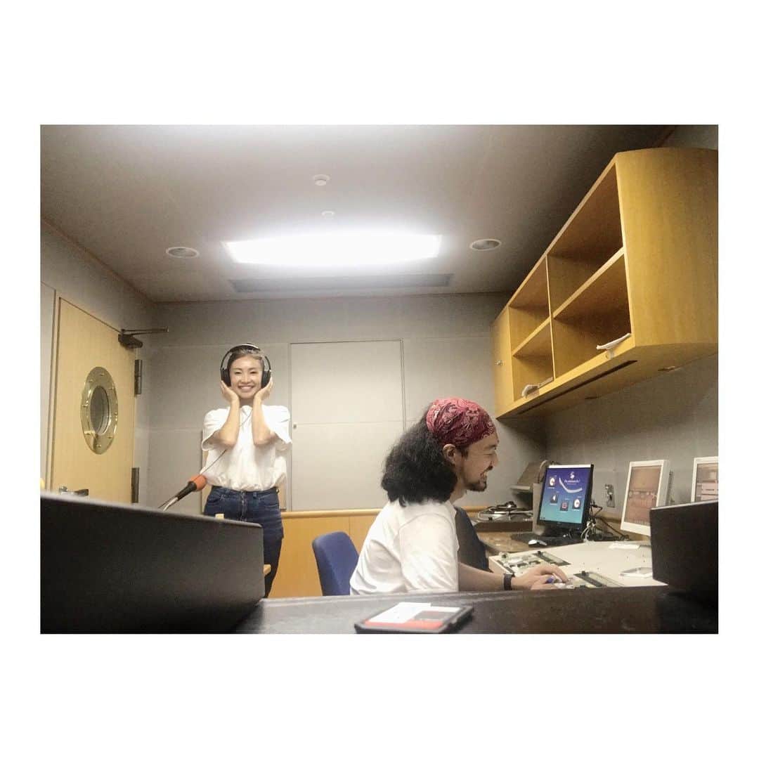 吉村民さんのインスタグラム写真 - (吉村民Instagram)「今日も楽しく♬ FMヨコハマ 『KANAGAWA HAPPY TOWN』の収録でした♡  囲碁将棋のお二人が 神奈川県の魅力をリポート！ 私はナレーションです。  放送は毎週土曜日19時から。 是非聴いてくださいね😍  #毎週土曜日 #19時から  #fmyokohama #ラジオ #神奈川県 #町歩き #囲碁将棋 #ホリプロ  #👖 #bedandbreakfast  #👚 #無印良品」9月6日 16時18分 - yoshimuratami