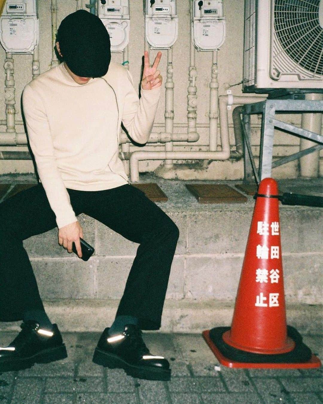 宇佐卓真さんのインスタグラム写真 - (宇佐卓真Instagram)「下北沢。緑の靴下。」9月6日 16時40分 - usa_takuma