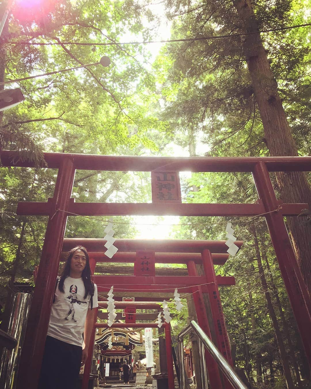 LOVE ME DOさんのインスタグラム写真 - (LOVE ME DOInstagram)「新屋山神社（あらややまじんじゃ）の本宮です。 #富士吉田市 #新屋山神社 #本宮 #奥宮 #金運神社 #金運アップ」9月6日 16時35分 - lovemedo_fortunteller