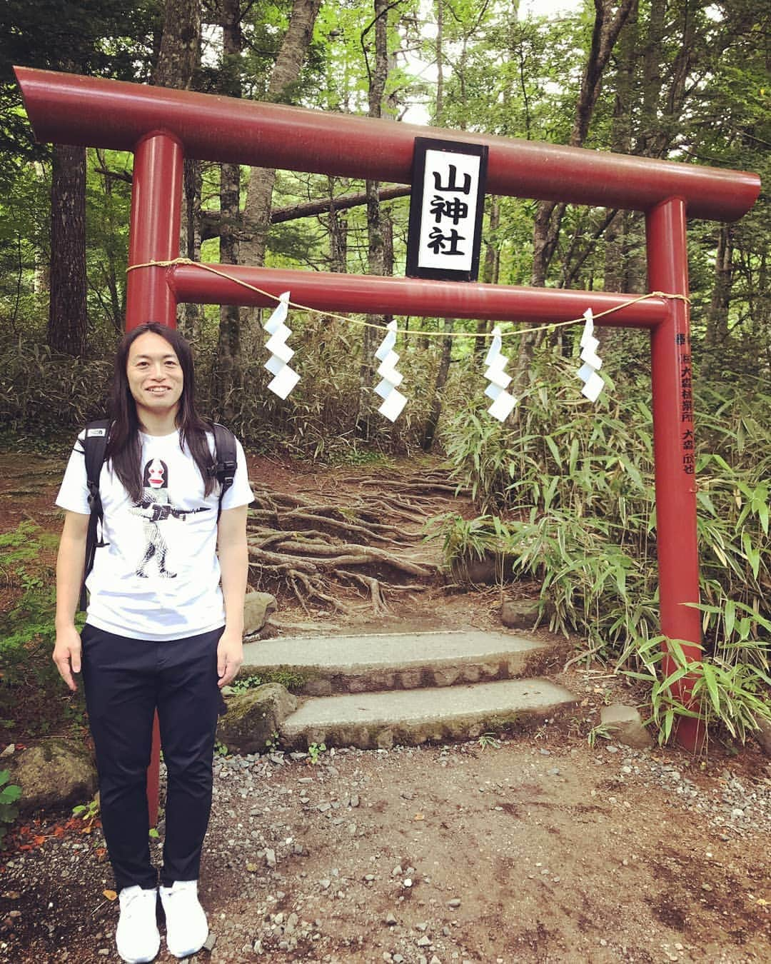 LOVE ME DOさんのインスタグラム写真 - (LOVE ME DOInstagram)「金運アップ！新屋山神社（あらややまじんじゃ）の奥宮です！ダダと。 #富士吉田市 #新屋山神社 #本宮 #奥宮 #金運神社 #金運アップ #ダダ」9月6日 16時47分 - lovemedo_fortunteller