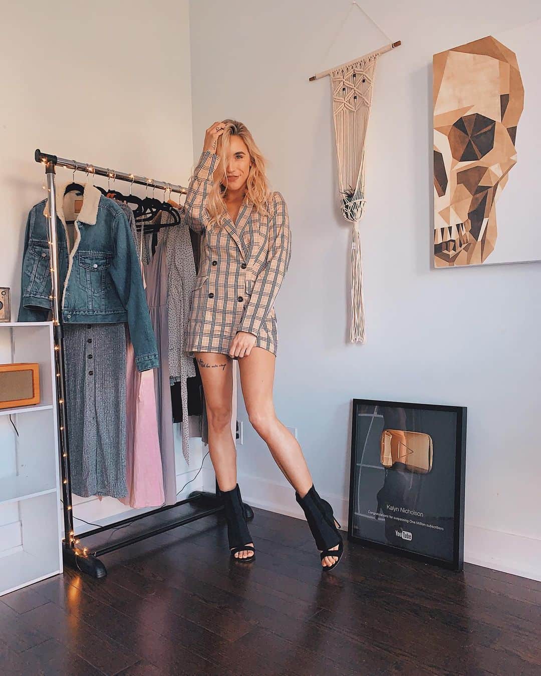 Kalyn Nicholsonのインスタグラム：「since I skipped hot girl summer is it cool if I hot girl fall?  tonight’s outfit: @showpo 🍂」
