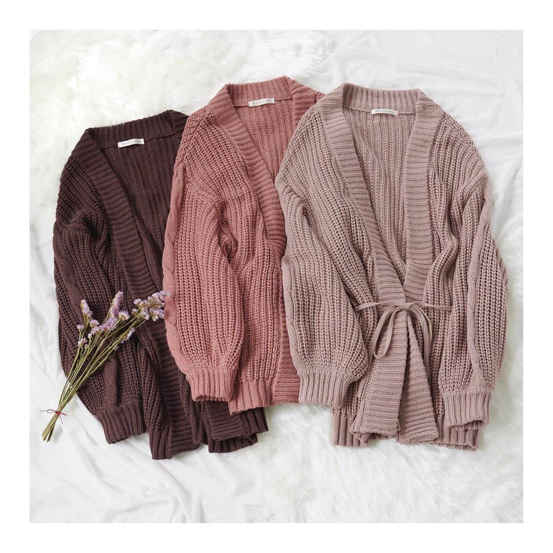 MAJESTICLEGONさんのインスタグラム写真 - (MAJESTICLEGONInstagram)「ㅤㅤㅤㅤㅤㅤㅤㅤㅤㅤㅤ #knit ♥︎ ㅤㅤㅤㅤㅤㅤㅤㅤㅤㅤㅤㅤㅤ 人気No.1のニットカーディガン🌷 ゆるっとしたシルエットと ざっくり感のあるケーブルがcute♪ ㅤㅤㅤㅤㅤㅤㅤㅤㅤㅤㅤㅤㅤ  詳しくはタグからチェック💡 ㅤㅤㅤㅤㅤㅤㅤㅤㅤㅤㅤㅤㅤ ㅤㅤㅤㅤㅤㅤㅤㅤㅤㅤㅤㅤㅤ @majegirl_official  #MAJESTICLEGON#マジェスティックレゴン#マジェ#プレ秋#予約#新作#ガーリー#フェミニン#かわいい#おとなかわいい#ブーツ#足元倶楽部#靴#instalike#instagood#ootd#置き画#グッズ#インスタ映え」9月6日 8時31分 - majesticlegon_official