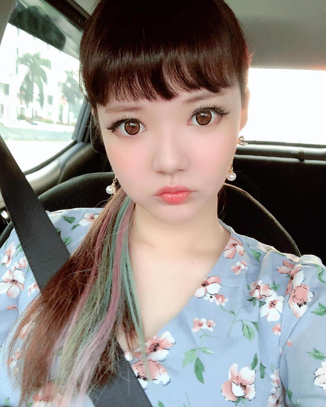 YingTzeさんのインスタグラム写真 - (YingTzeInstagram)「Good Morning ~ ! ☀️✨ Heading to Penang for Penang Esports Festival this weekend. Will be there both days as Guest Cosplayer. _ Been awhile since I visited Penang for events ~ see you soon if you are attending ! I’ll post up the schedule soon. ❤️ ( so you know where and what time to find me 😂 ) I only brought some prints as merchandise this time , all the sold out prints are restocked this weekend ! #blessed #girlwithlonghair」9月6日 9時02分 - yingtze