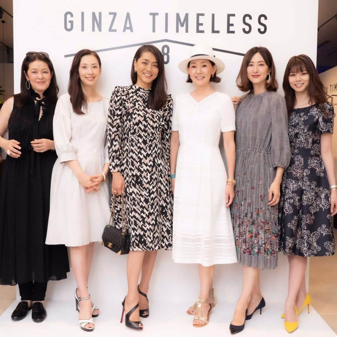 えれなさんのインスタグラム写真 - (えれなInstagram)「GINZA TIMELESS8 OPENING RECEPTIONへ✨  @ginzatimeless8  onepiece…  @tobechic_official  #tobechic  B1〜8階までお買い物が楽しめ、疲れたら9階のLoungeで休憩ができる素敵なビル🤗  気になっていたapolisのBAGを見ていたら…🧐 その場で好きな文字をいれてくれるとの事✨  早速、オーダーして作ってもらいました🤗  色々悩んでたけど、犬達の名前をいれました😘  @apolisjapan  楽しかったー❤️ #ginzatimeless8  #sanyoshokai #newopen #アポリス #apolis #えれな」9月6日 9時13分 - elena1982312