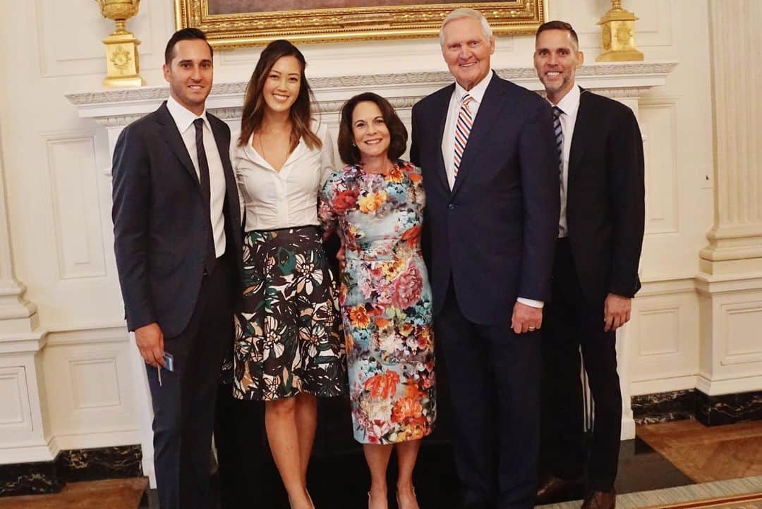 ミシェル・ウィーさんのインスタグラム写真 - (ミシェル・ウィーInstagram)「What a day...such an honor to see my father in law receive the Presidential Medal of Freedom today. Congrats Jerry and @buawest and thank you for including us in the festivities today ♥️♥️♥️」9月6日 9時28分 - michellewiewest