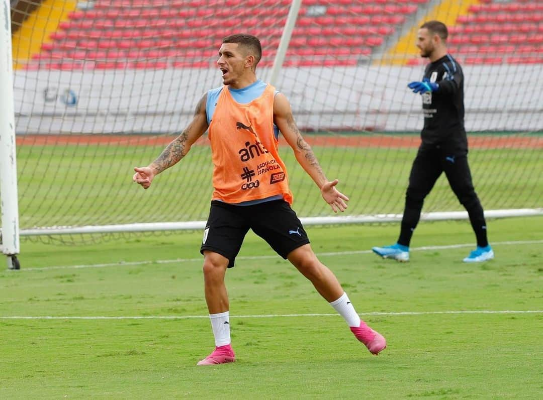 ルーカス・トレイラさんのインスタグラム写真 - (ルーカス・トレイラInstagram)「Último entrenamiento antes del partido vs Costa Rica 🇨🇷. #VamosUruguay🇺🇾 #LaCeleste #ElEquipoQueNosUne❤️ #LT14」9月6日 9時46分 - ltorreira34