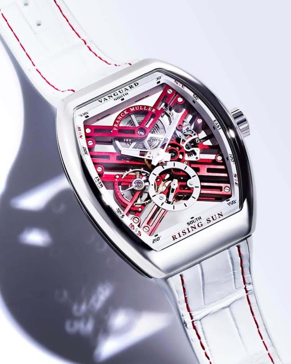 FRANCK MULLER JAPANさんのインスタグラム写真 - (FRANCK MULLER JAPANInstagram)「2019最新作 ヴァンガード 7デイズ パワーリザーブ ライジング サン ⠀ “フランク ミュラーの時の哲学”⠀ ⠀ フランクミュラー氏　インタビューからの抜粋⠀ ⠀ “時間というのは、あくまでも各個人の一人一人がもつ概念だと思います。⠀ ⠀  簡単な例でいうと子どもの頃は、一日という計算でやっていた。⠀ ⠀  一週間なんてものは長くてやってられないくらい。⠀ ⠀  それが今度は、一日でなくて、歳をとるにつれて、１カ月、もっと歳をとってくると一つの季節がどんどん、どんどんと移り変わっていく。⠀ ⠀  夏が来たと思ったならば、もうクリスマス、あっという間に、時間が巡っていくようになる。⠀ ⠀  つまり、それぞれの人にとって、過ぎゆく時間というものの長さ、短さというものが違って、やはりどうしても個人的なのものである。⠀ ⠀  だけれども、私は時計師として、この過ぎゆく時間というものを無駄にしてほしくない。⠀ 自分の持てる自分だけの時間というものを大切にしてほしい。⠀ ⠀  そして、時間が過ぎることによって、もっともっと自分自身が充実して⠀ ⠀  そして、もっともっと心地よくて⠀ ⠀  そして、ゆくゆくは、ああ、いい人生を過ごしたなあと思って欲しいと願っています。”⠀⠀ ⠀ フランク ミュラーの腕時計には、過ぎゆく時間を大切に、そして有意義に過ごして欲しいという願いが込められています。⠀ ⠀  #franckmuller #2019new #vanguard #red  #watch #luxestyle  #skeletonwatch #watch #sportsluxe  #フランクミュラー  #ヴァンガード  #ラグスポ  #高級時計  #新作 #newmodel #2019年新作」9月6日 9時49分 - franckmuller_japan