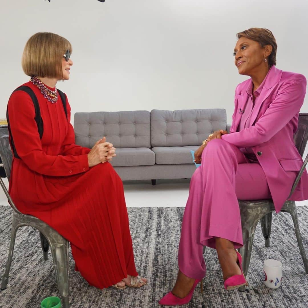 Good Morning Americaさんのインスタグラム写真 - (Good Morning AmericaInstagram)「Anna Wintour to @robinrobertsgma on her advice to young people: “My strong advice is work with a mentor, work with someone that you admire, and just take the time to do it right. Don't rush." SEE MORE AT LINK IN BIO.」9月6日 10時07分 - goodmorningamerica