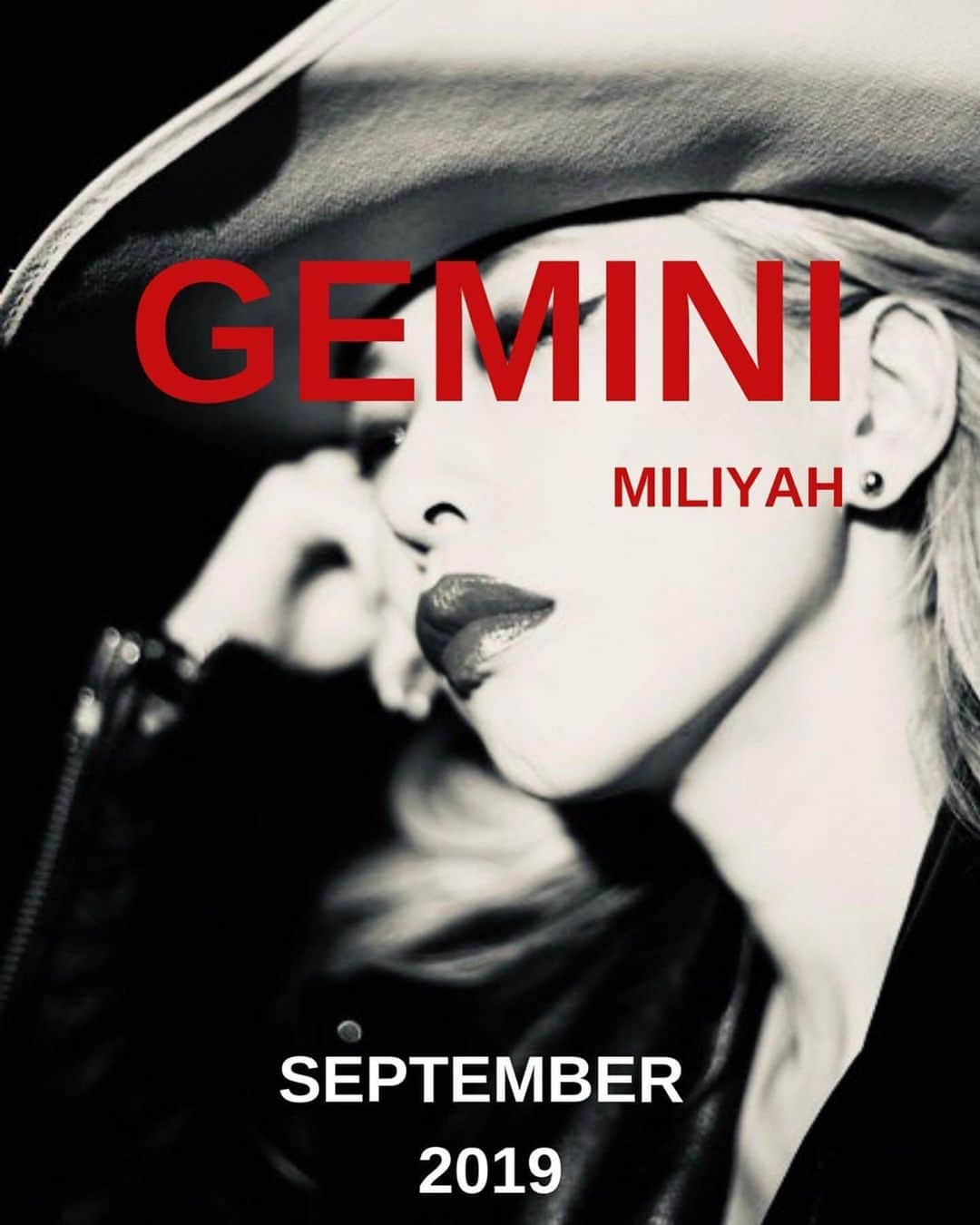 のインスタグラム：「今週末の東京からミリヤちゃんのツアー『GEMINI』スタート❤️ 15周年という素晴らしい時に携われることに感謝しながら、バックステージ頑張ります💄  #repost @miliyahtokyo via @PhotoAroundApp  GEMINI♊️ #gemini #ツアー決定です #15周年#加藤ミリヤ」