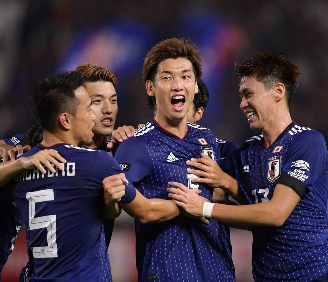 大迫勇也のインスタグラム：「沢山の応援ありがとうございました！カシマスタジアムでのゴールはやっぱり嬉しいですね。ここから3年後に向けての戦い、結果を求めて頑張ります。応援よろしくお願いします。  #JFA #日本代表  #W杯予選」