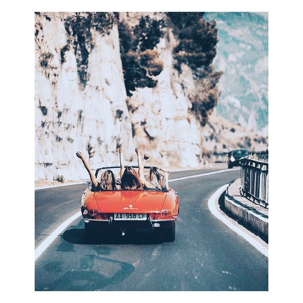 のインスタグラム：「FRIDAY Feels 🙌🏼 #happyweekend RG @tezza」