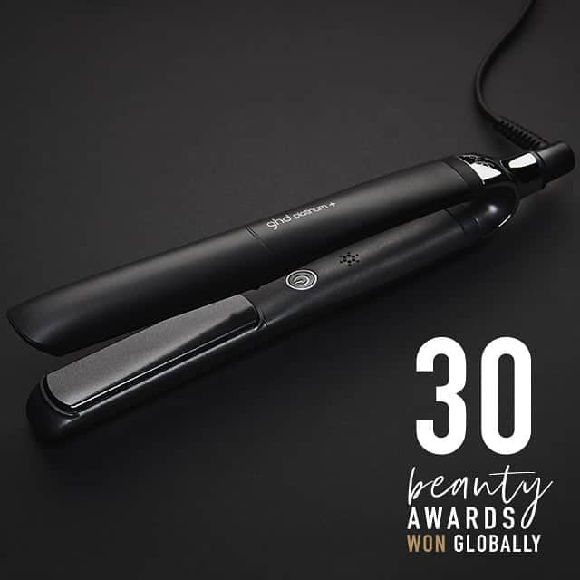 ghd hairさんのインスタグラム写真 - (ghd hairInstagram)「It’s been a year since we released the ghd platinum+ styler – and it’s won 30 beauty awards so far. Not bad for a 1 year old! 🎂  Free gift when you purchase online now 👆 tap to shop 🛍💋 #ghd #ghdhair #ghdplatinumplus #hairinnovation #hairtools」9月6日 17時00分 - ghdhair