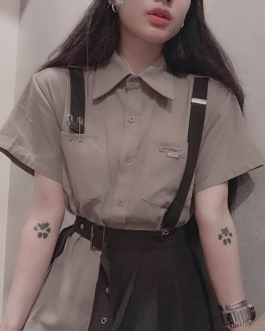 仲万美（Bambi Naka）さんのインスタグラム写真 - (仲万美（Bambi Naka）Instagram)「🔋military shirt + spread skirt @7things.official」9月6日 11時48分 - 615_bambi