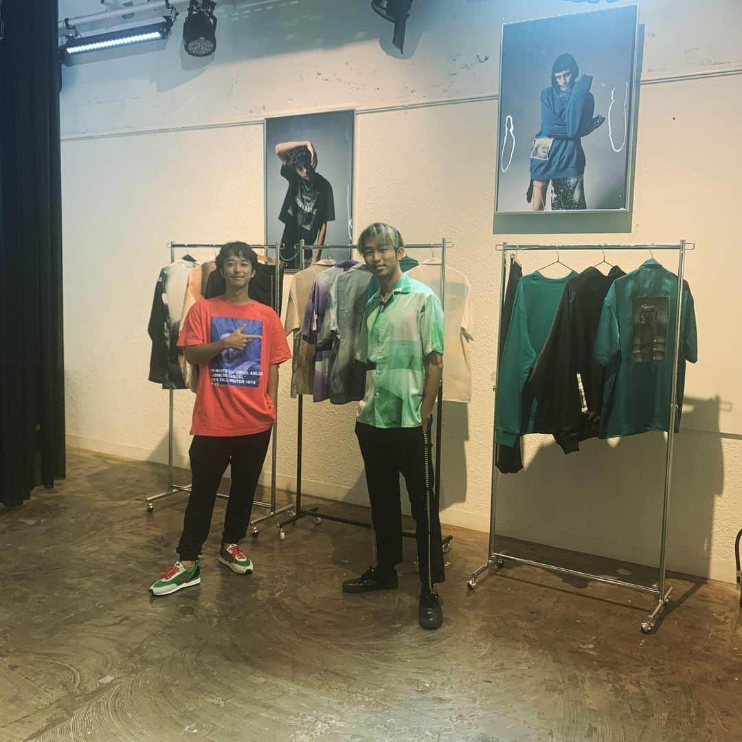 小橋賢児のインスタグラム：「@masatoyukawa の新しいブランド @masonmaze_jp の展示会！ サーフィン、DJ、デザイナーという様々なアイデンティティをもっているマーくんならではの世界観でこれからが楽しみです！」