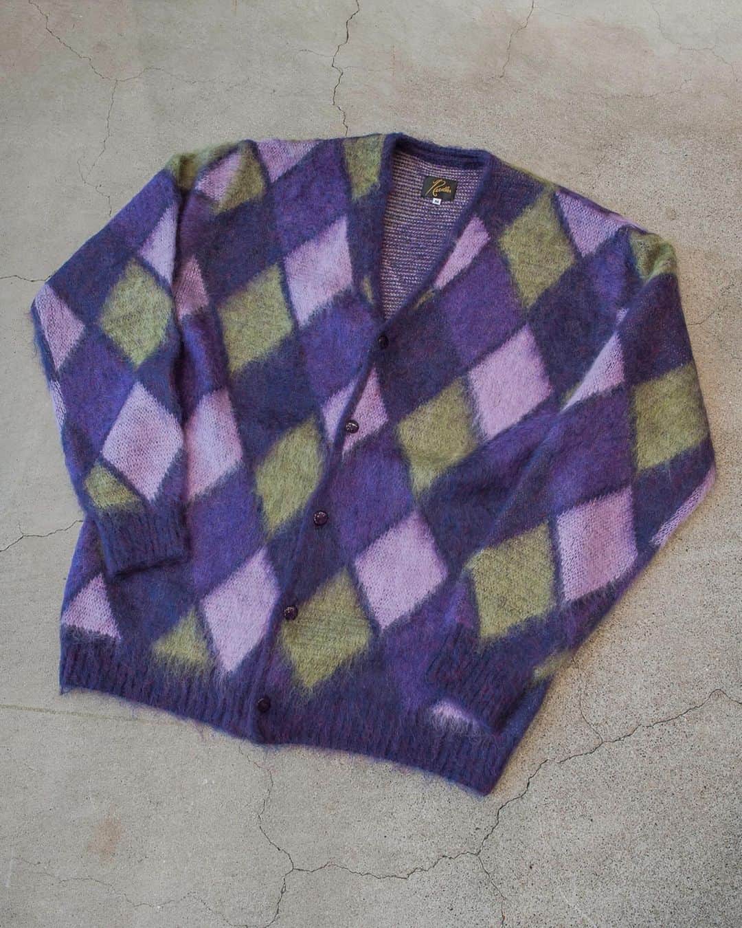 のインスタグラム：「… NEW ARRIVAL . NEEDLES Mohair Cardigan - Mosaic ・ @nepenthes.official  #harajuku_beams  #beams」