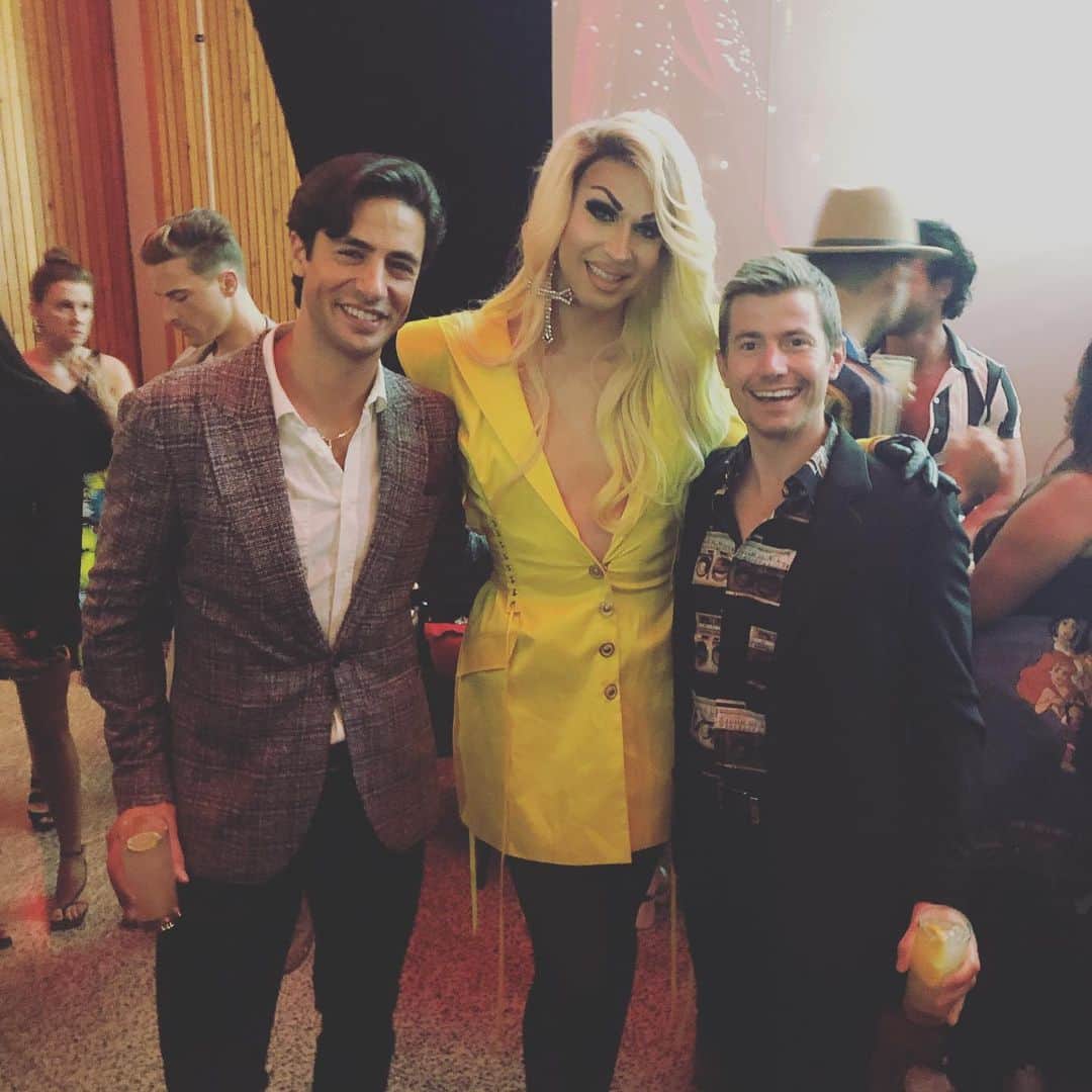 ジェフリー・バトルのインスタグラム：「A lovely night at #torontolifebestdressed @torontolife  and the first time meeting the fabulous @bhytes and seeing her perform.  Thank you @jessf101 and @harrisjustinj for a wonderful night!!!❤️❤️❤️」