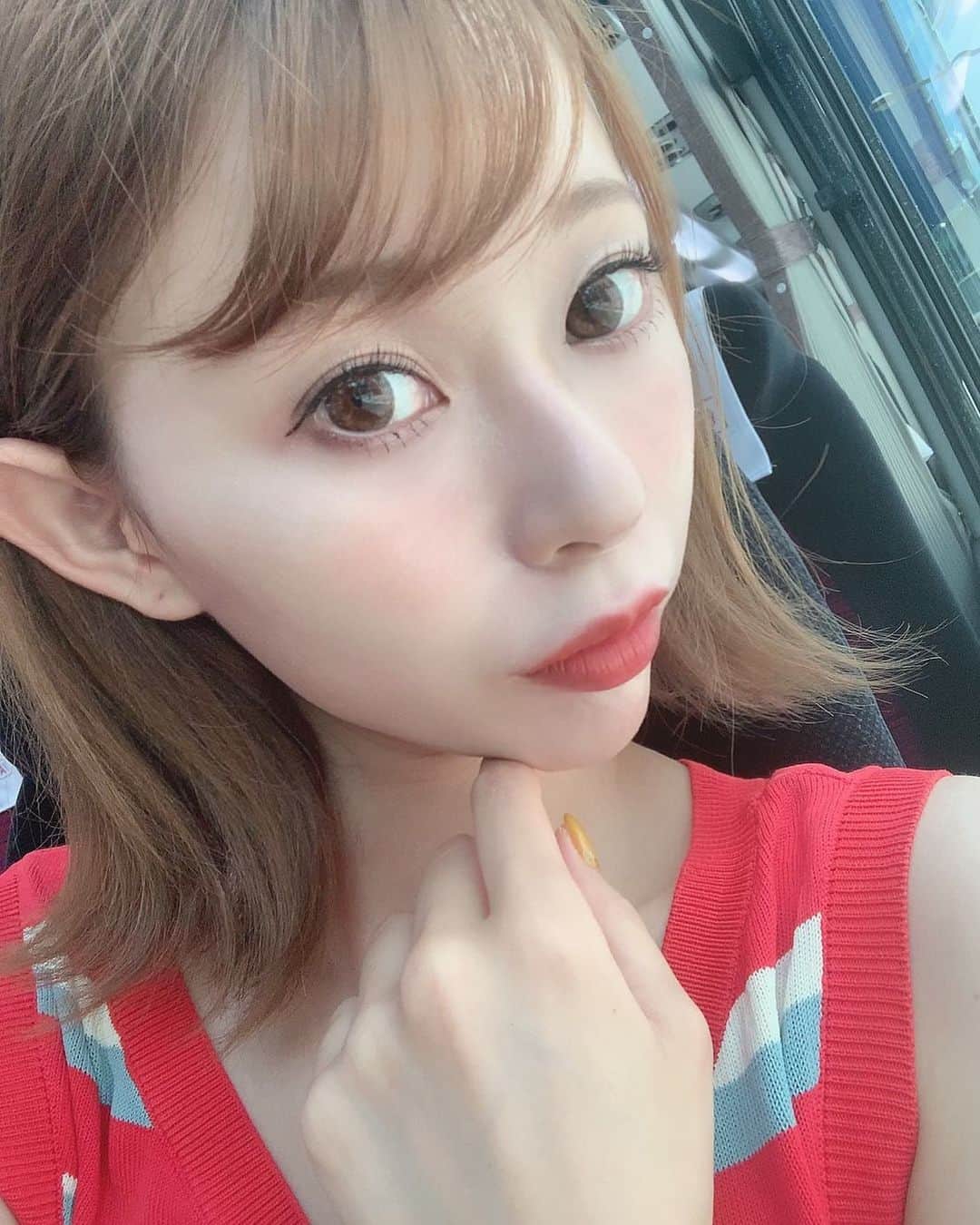 のインスタグラム：「ㅤㅤㅤ ㅤㅤㅤ 毎月のお肌へのご褒美day💓 大好きなメナード福島さんへ😍 ㅤㅤㅤ メナードさんのおかげで かれんの肌は保たれている🥰 ㅤㅤㅤ  家でも旅行先でもメナードさんの フィアールセントのホワイトパック してるからこの夏は完璧🙆‍♀️ 旅行行っても安心🥺✨ ㅤㅤㅤ 冬もデイクリームは絶対‼️ ビューネくんとtukikaも愛用中😍 全部良い商品で愛用しまくり😆 ㅤㅤㅤ  フェイシャルエステ通常 6480円が→初回2160円みたいです❤️ ( @menard_love_h ) のTOPから ホットペッパーへ飛べるので見てみてね✨ ㅤㅤㅤ ㅤㅤㅤ #メナードフェイシャルサロン福島店 #メナードフェイシャルサロン #メナード #新福島 #福島 #福島エステサロン #Salon #エステサロン #大阪エステサロン #エステ #美肌 #お肌ケア #menard #岡島かれん」