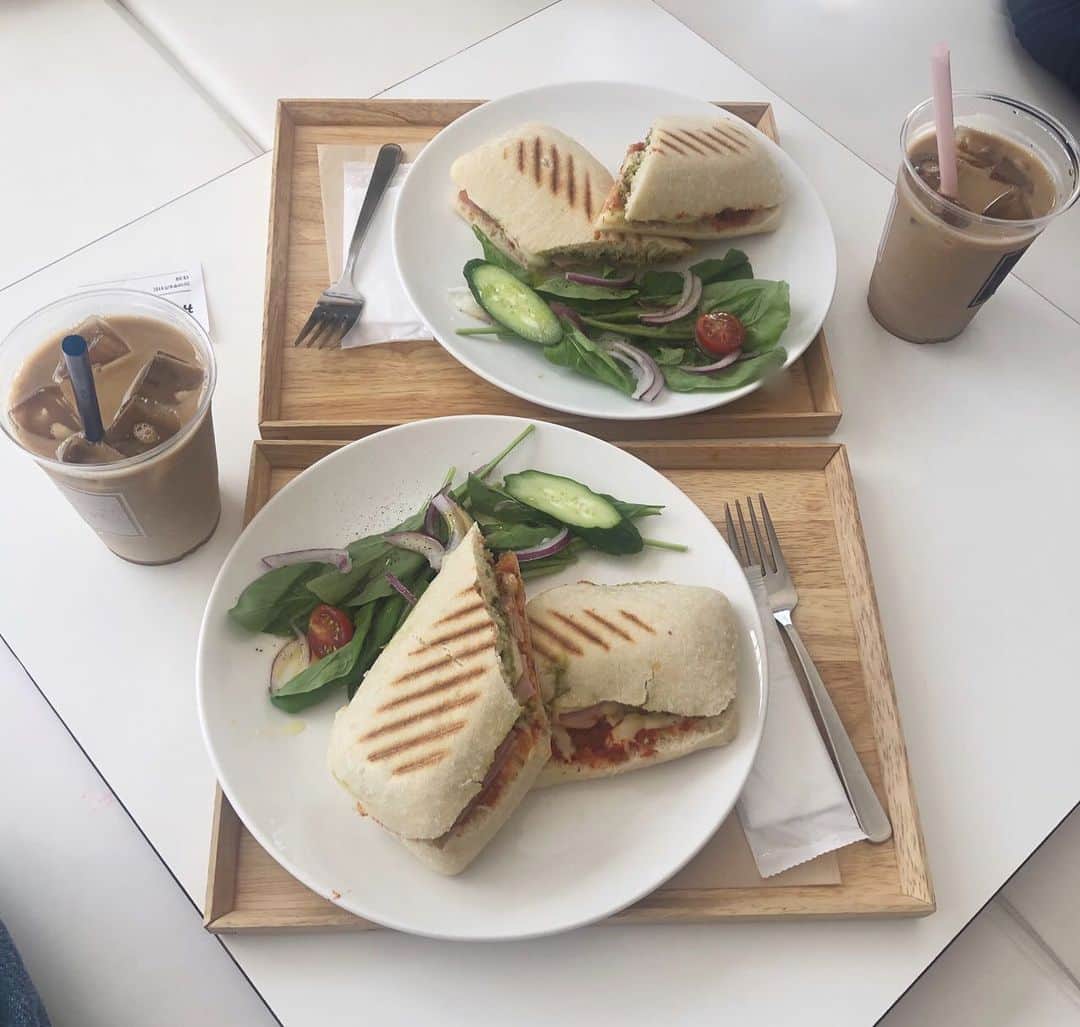 橘二葉のグルメインスタ